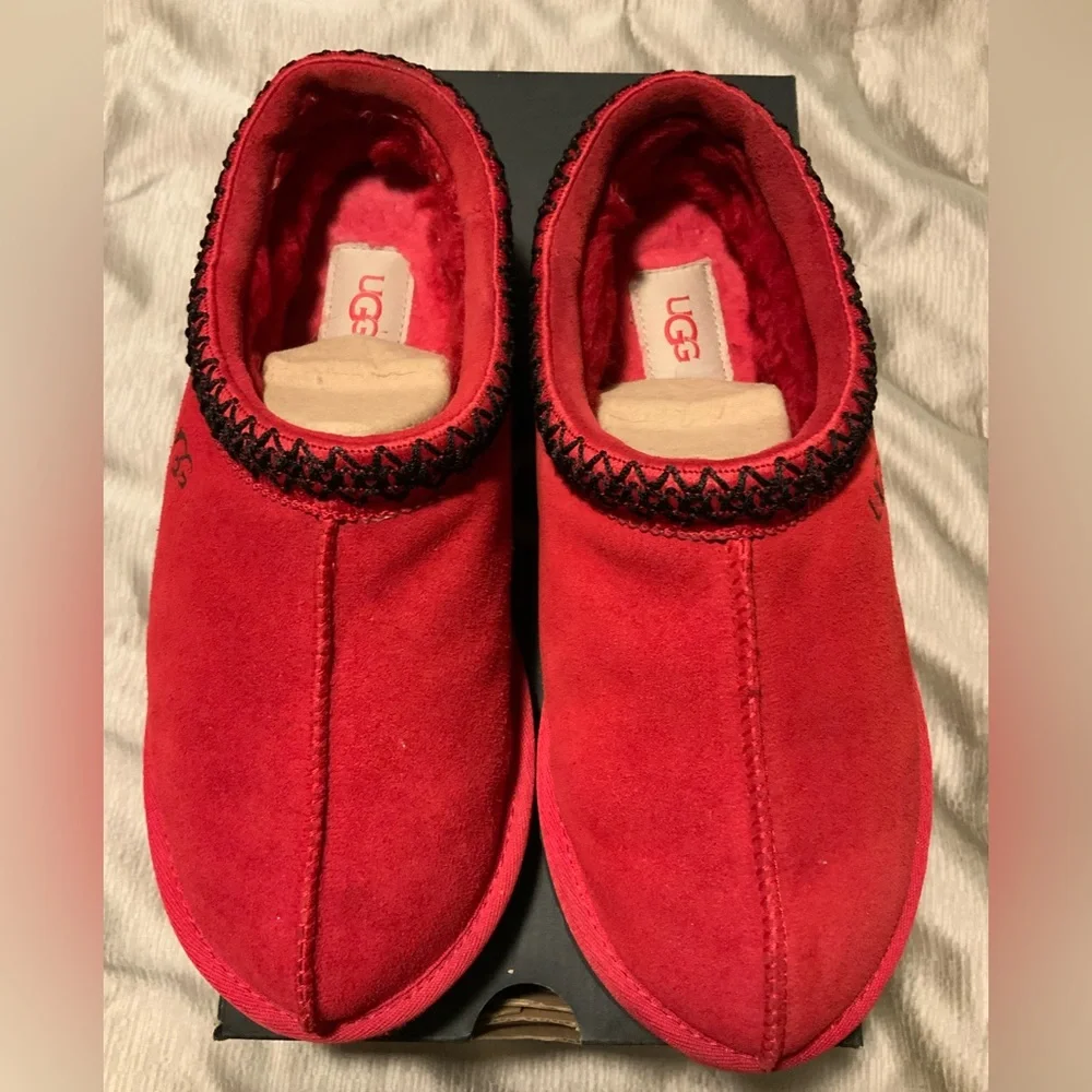 UGG Slippers - Picture 5 of 6